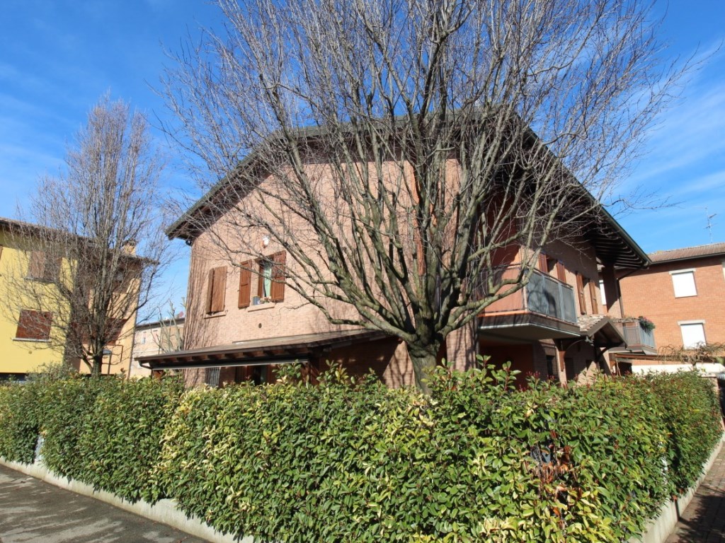Porzione di Casa in vendita a Reggio nell'Emilia