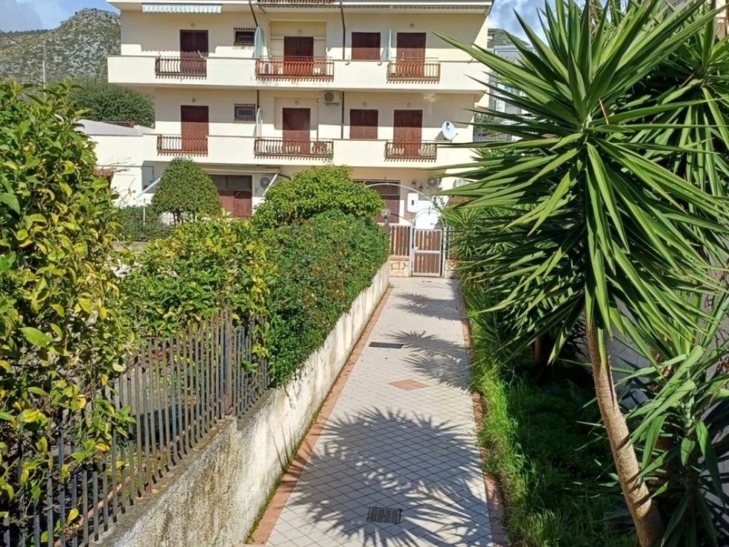 Appartamento in vendita a Sperlonga via Giovanni Caboto