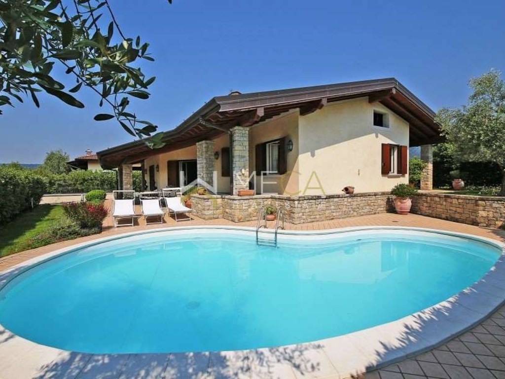 Villa in vendita a San Felice del Benaco via boschette