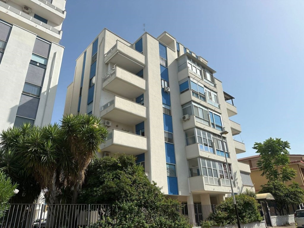Appartamento in vendita a Taranto taranto Lago di Viverone,10