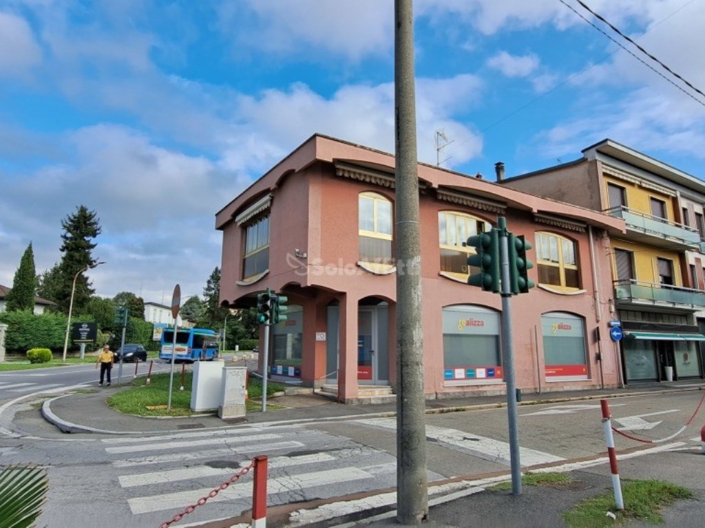 Negozio in affitto a Cesano Maderno via nazionale dei giovi, 3