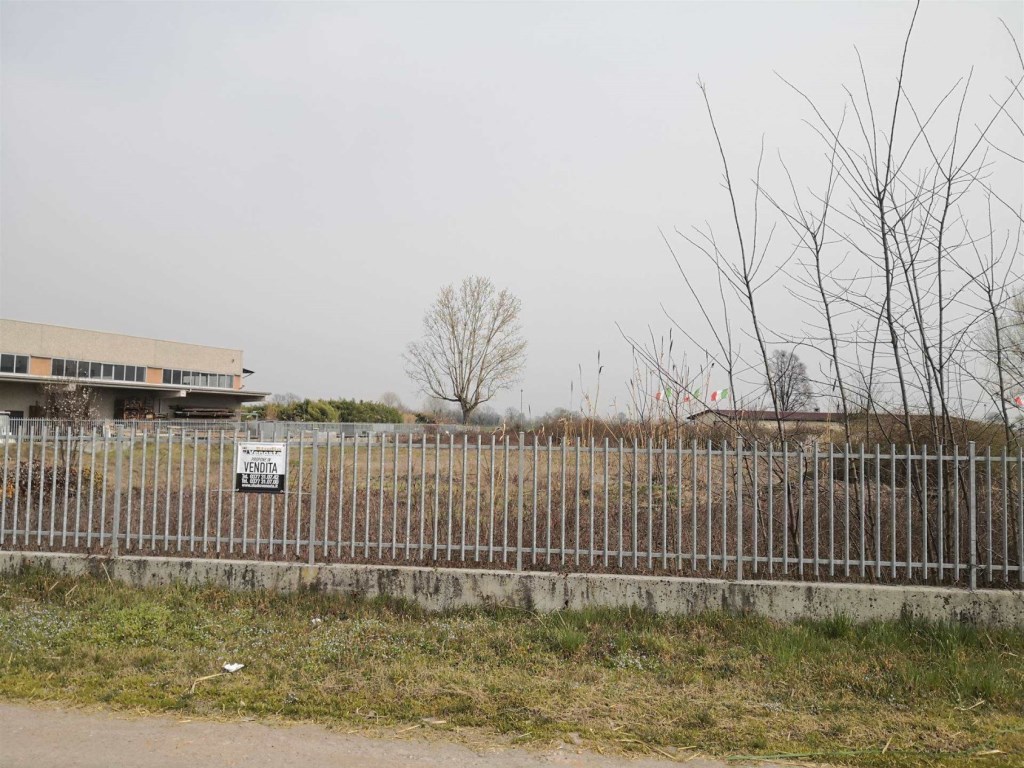 Terreno Industriale in vendita a Secugnago località Cantoniera