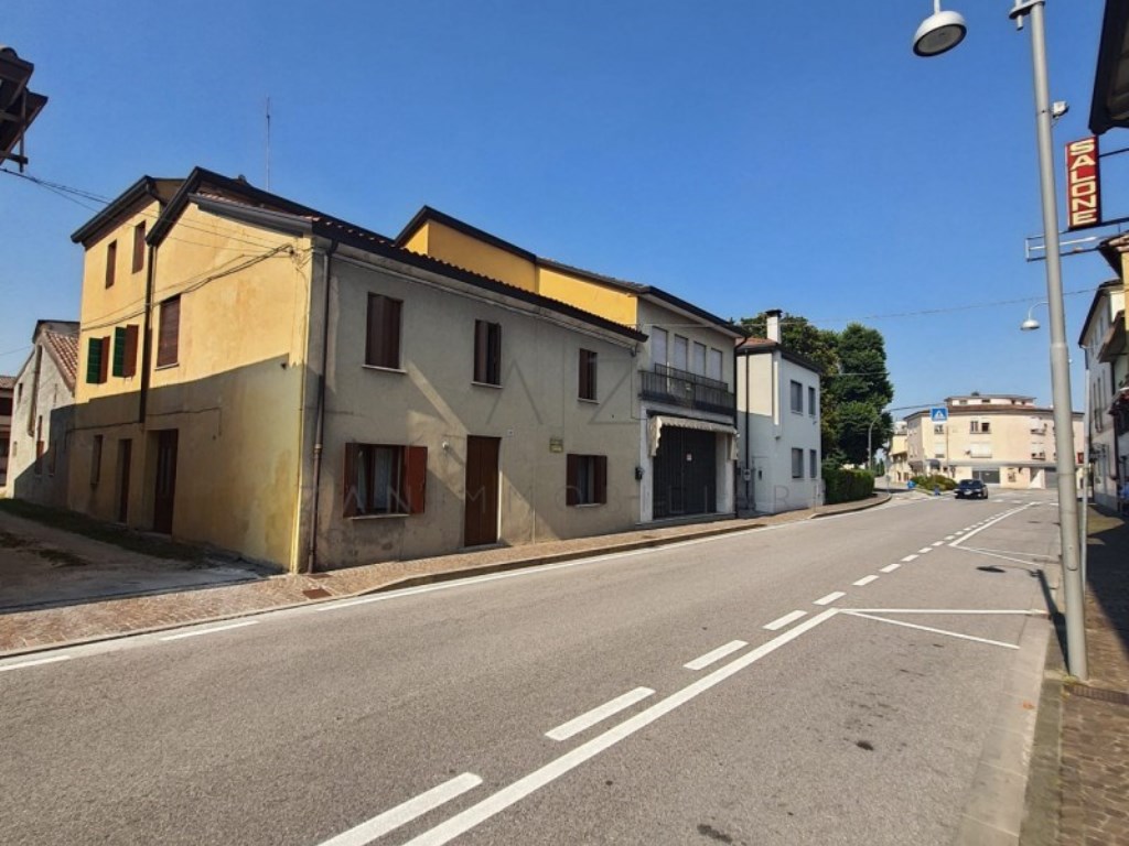 Casa Indipendente in vendita a Tombolo via Roma