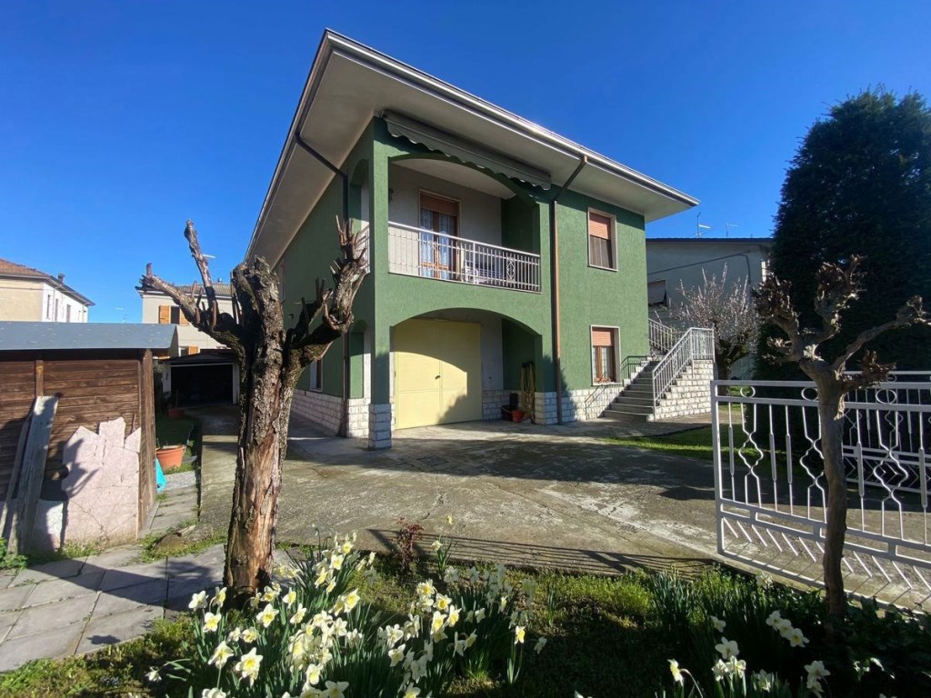 Villa Bifamiliare in vendita a Sarmato sarmato togliatti