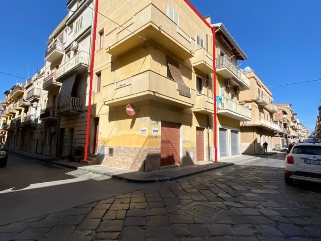 Casa Indipendente in vendita a Niscemi via xx settembre angolo via bologna