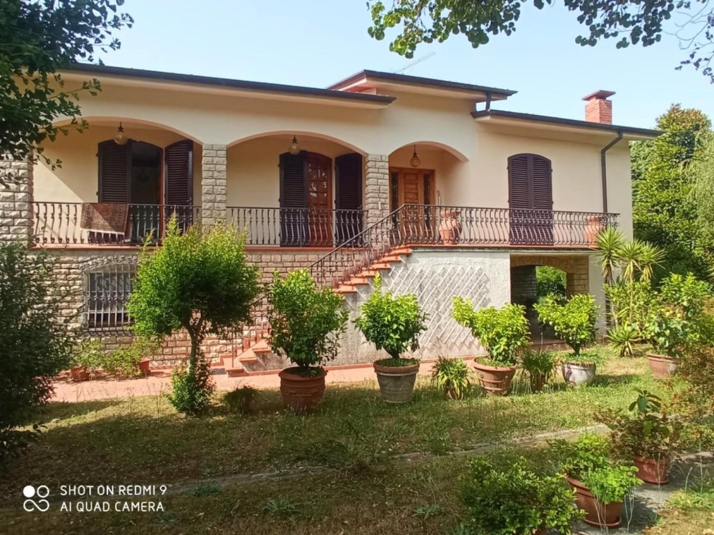 Villa in vendita a Capannori via Sottomonte