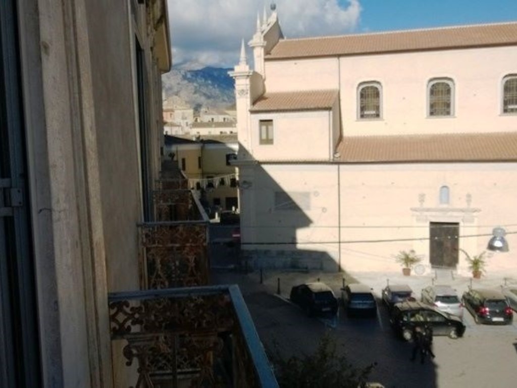 Appartamento in vendita a Cassano all'Ionio corso Garibaldi