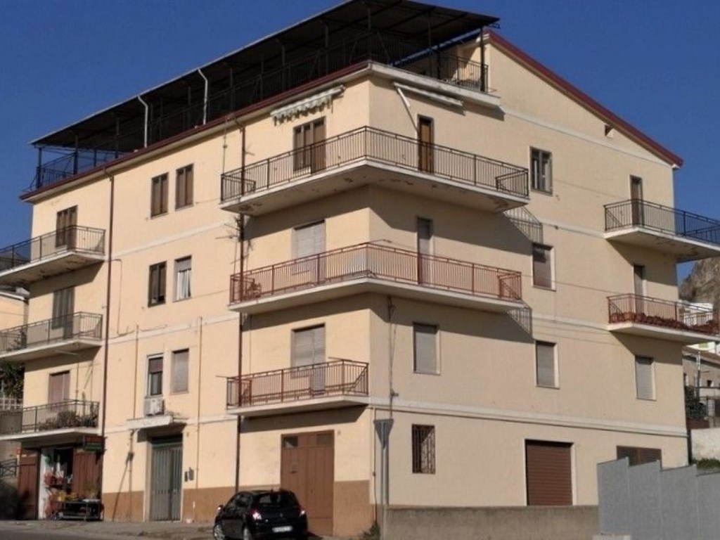 Appartamento in vendita a Cassano all'Ionio via Amendola