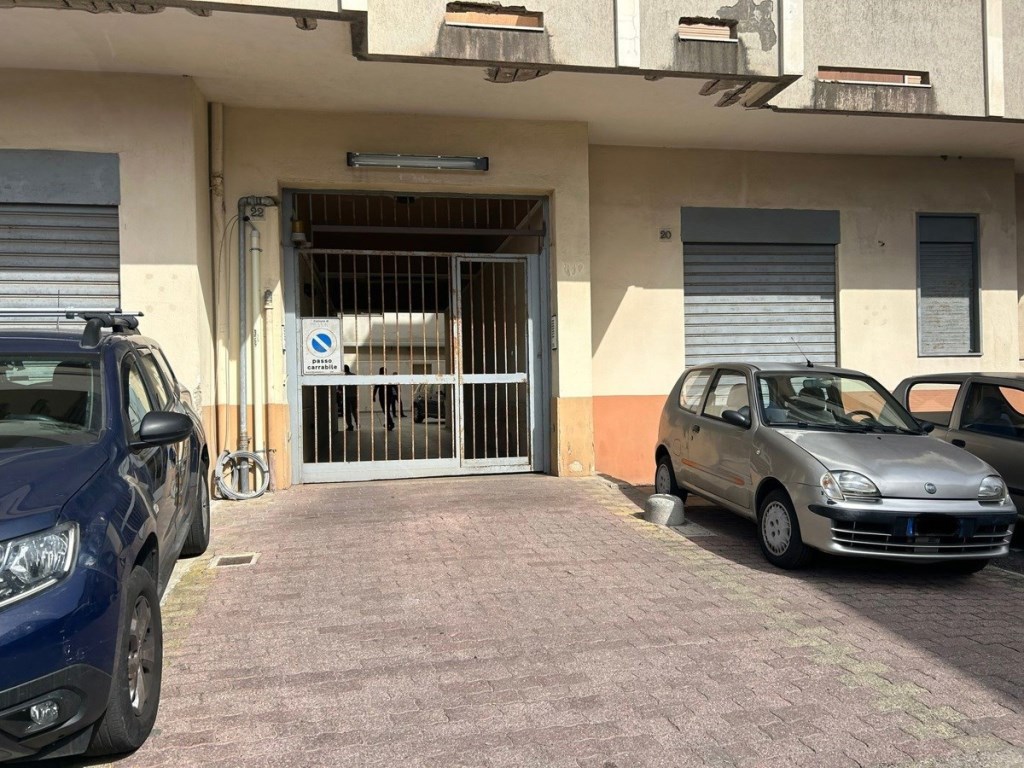 Garage in affitto a Messina messina Torino,22