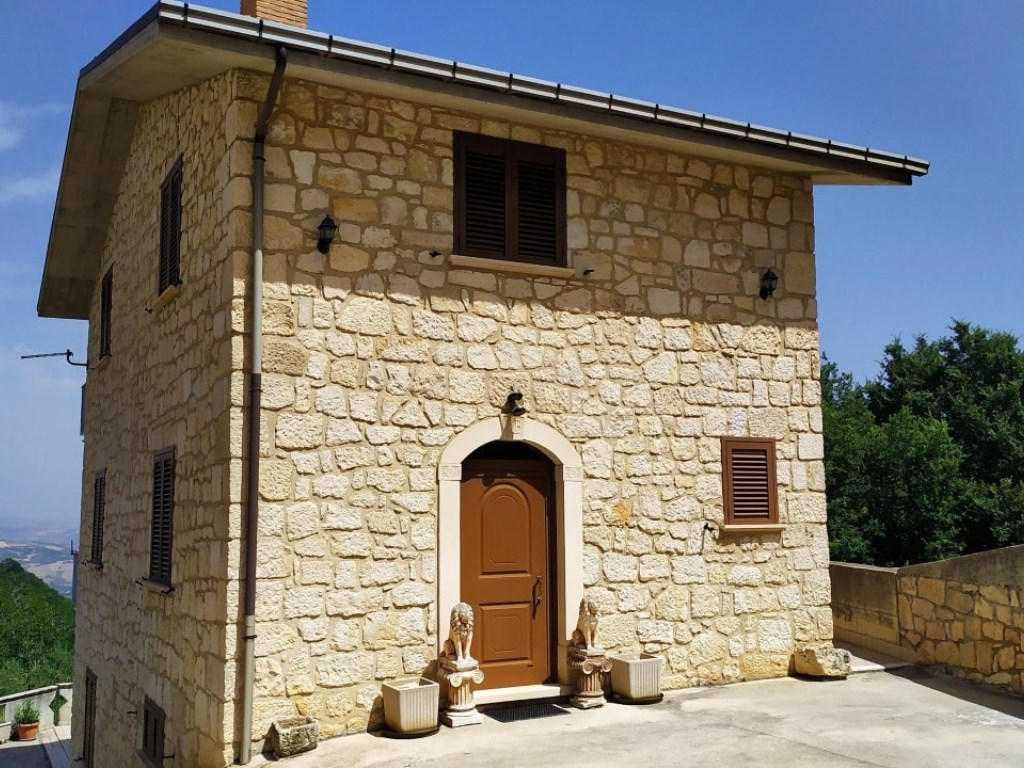 Villa in vendita a Roccamorice via Piano delle Castagne, 92