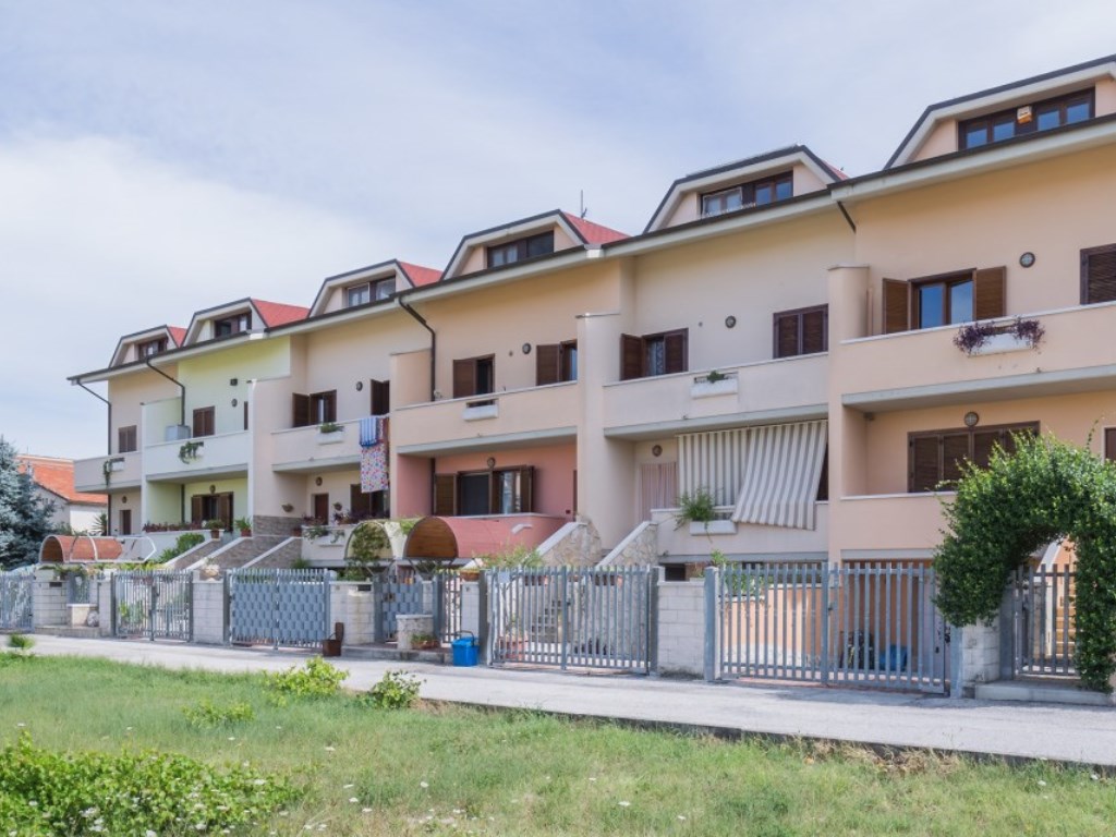 Villa a Schiera in vendita a Manoppello via silvio pellico, 18