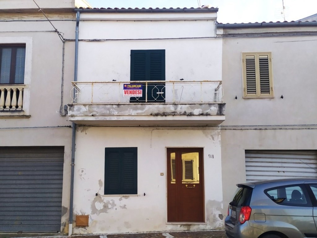 Casa Indipendente in vendita a Turrivalignani via Vittorio Emanuele iii, 98