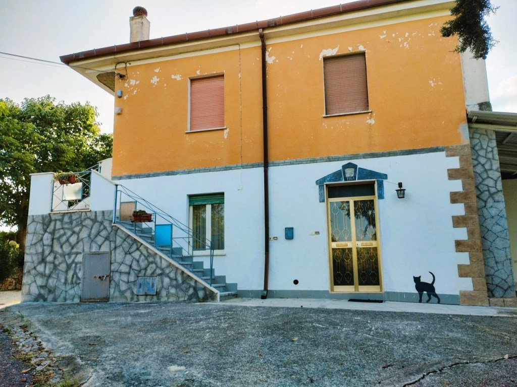Casa Indipendente in vendita a Manoppello via Colli, 65-71
