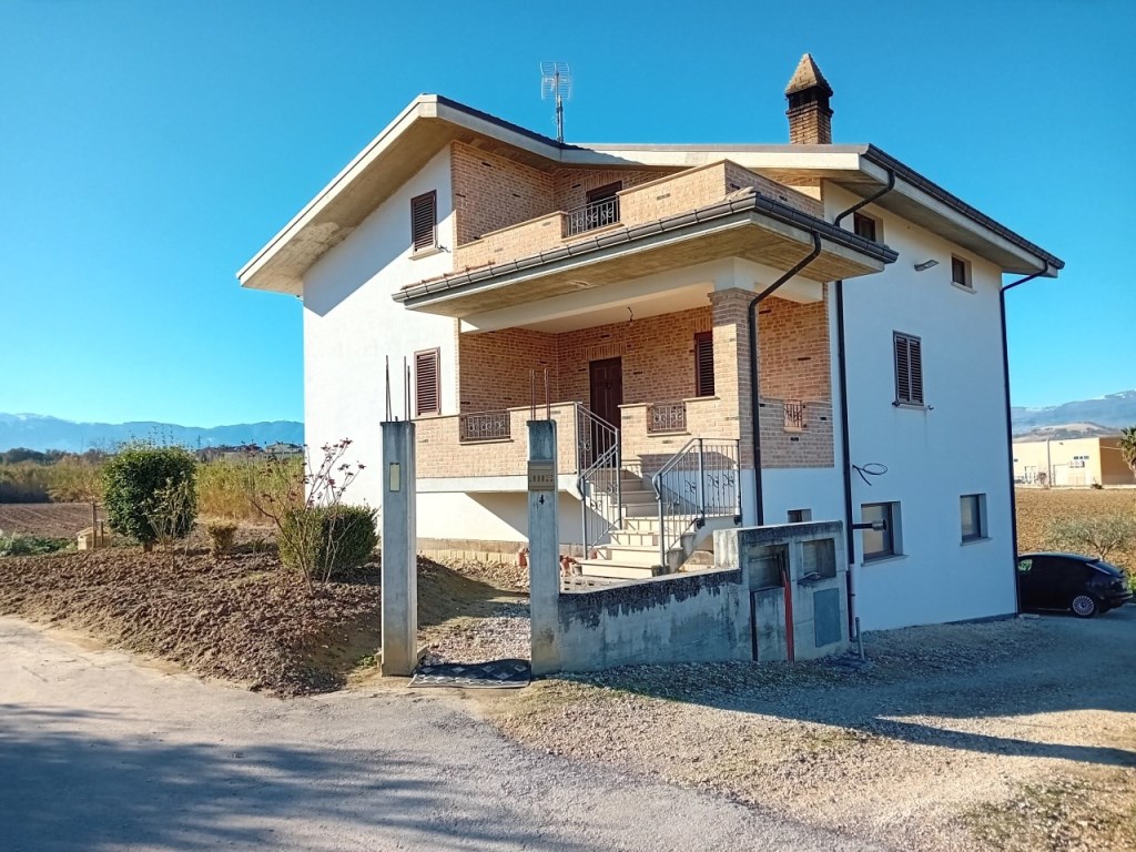 Villa in vendita a Manoppello via Monte Velino, 4