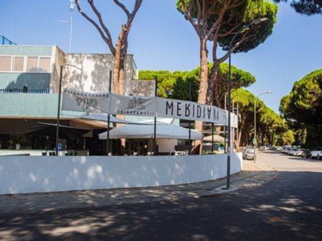 Pizzeria in vendita a Comacchio largo degli Artisti 15