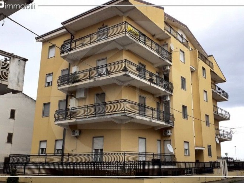 Appartamento in vendita a Cassano all'Ionio via Plutarco, 13