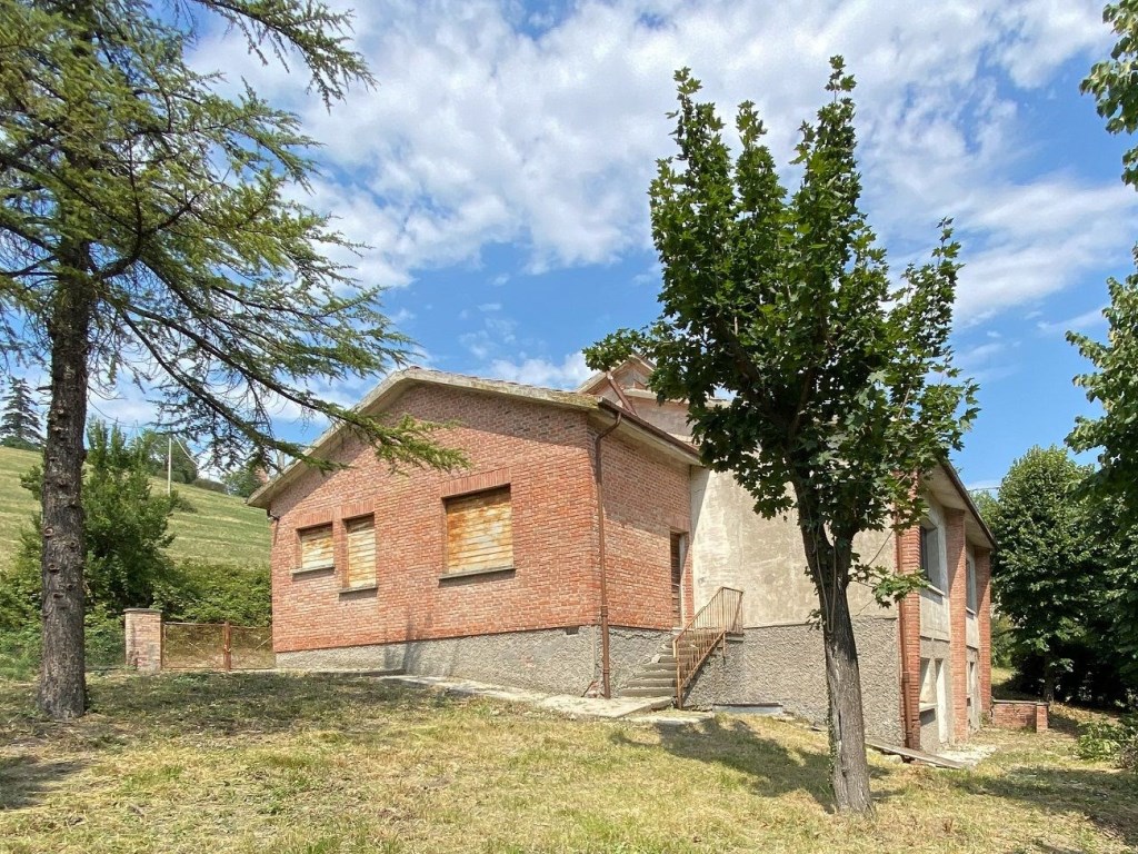 Casa Indipendente in vendita a Bologna via Di Sabbiuno 30/2