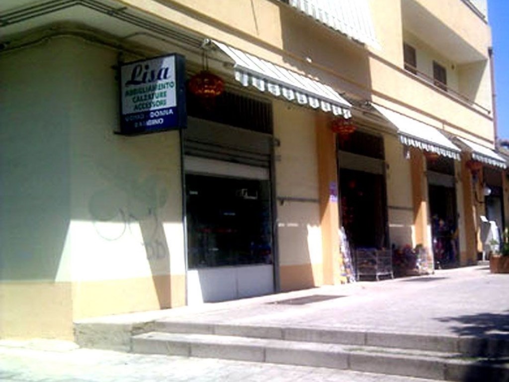Locale Commerciale in vendita a Bernalda corso Umberto I°