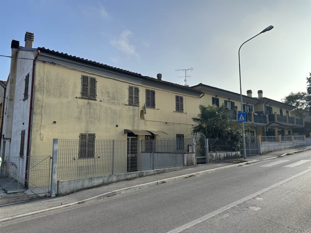 Casa Indipendente in vendita a San Costanzo strada Solfanuccio 22