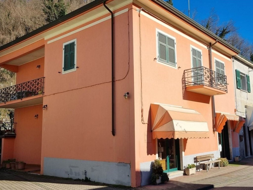 Casa Semindipendente in vendita a Fivizzano