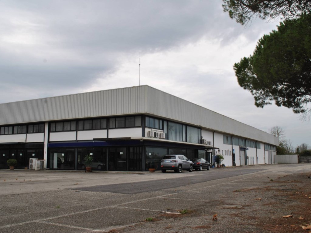 Locale Commerciale in vendita a San Giuliano Terme san Giuliano Terme