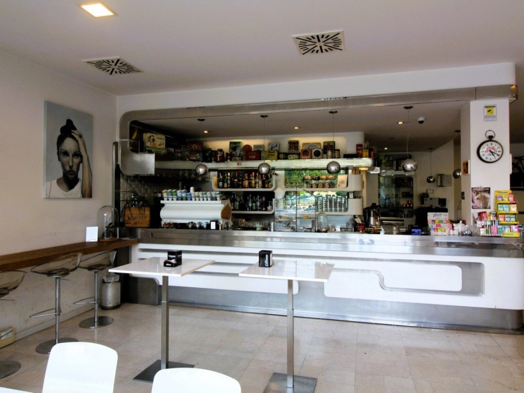 Bar in vendita a Brescia via Creta, 64