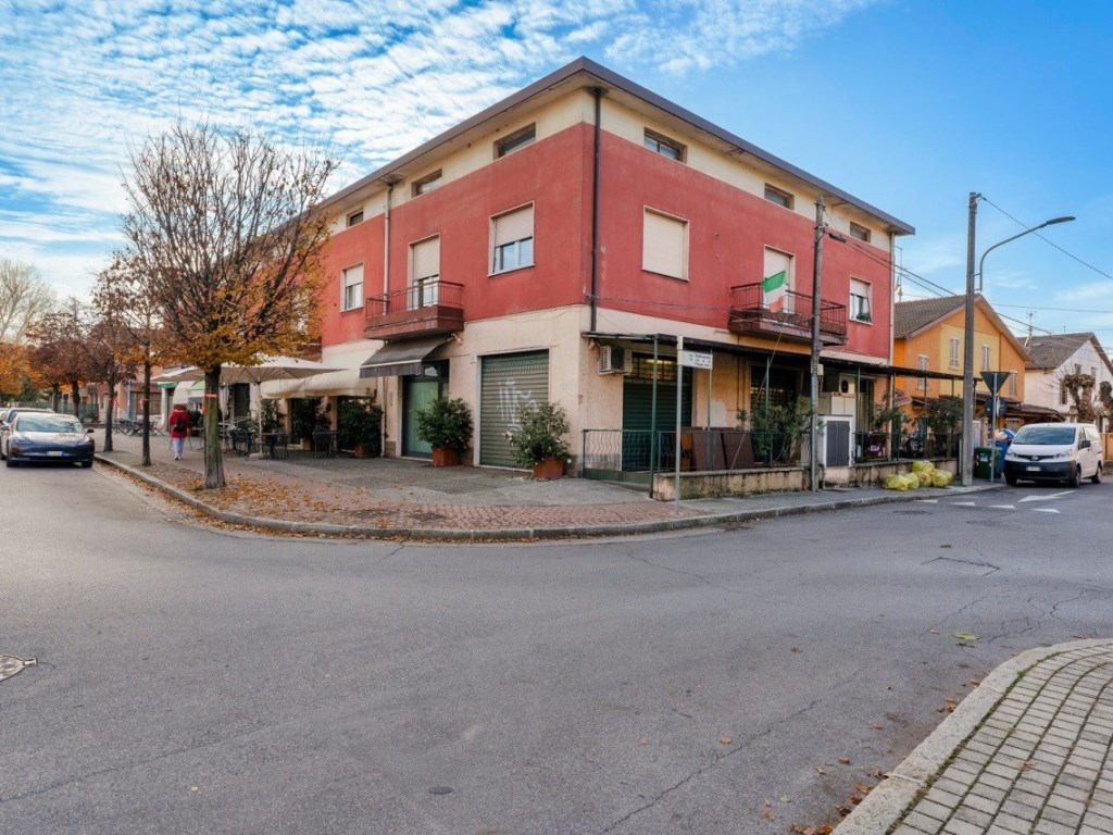 Negozio in vendita a Brescia traversa Quarta Villaggio Badia, 53