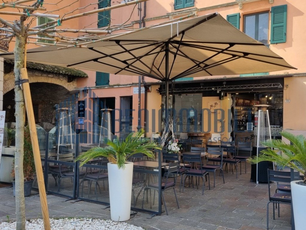 Bar in vendita a Desenzano del Garda piazza Cappelletti, 13