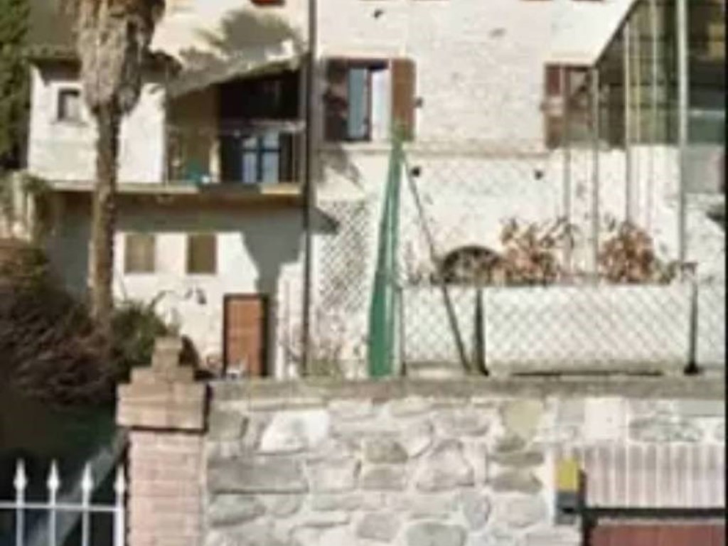 Appartamento in vendita a Bevagna via Andrea Camaseri