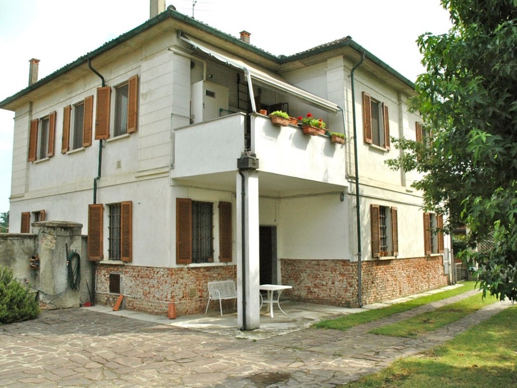 Villa Bifamiliare in vendita a Villanterio villanterio Roma,27