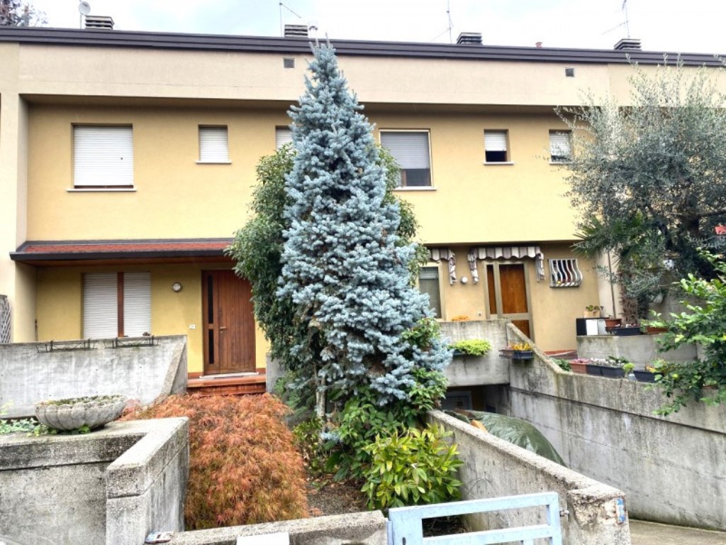 Casa a Schiera in vendita a Udine via san rocco