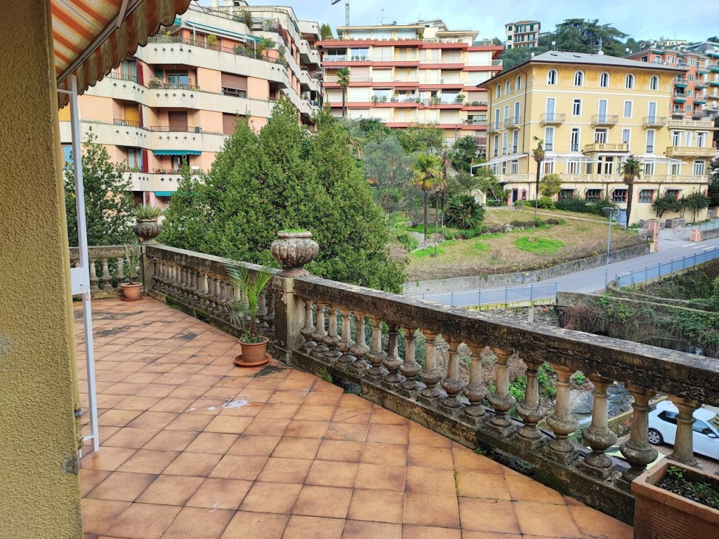 Appartamento in vendita a Rapallo via Aurelia Levante , 57