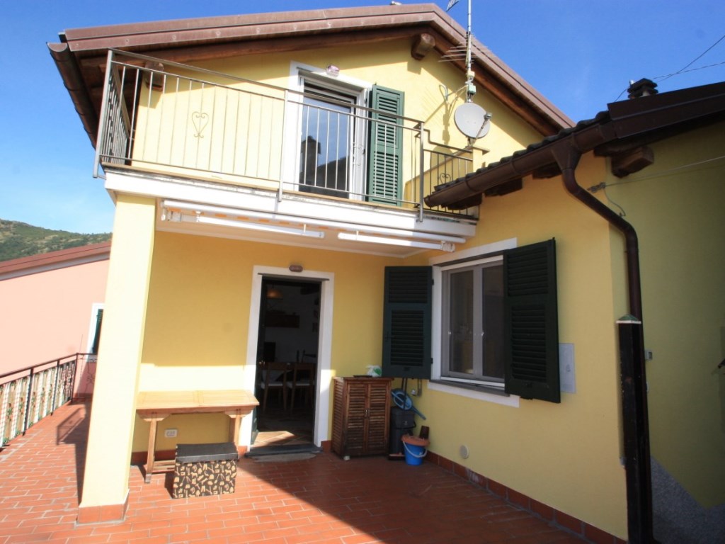 Casa Indipendente in vendita ad Avegno passo del Canto, 6