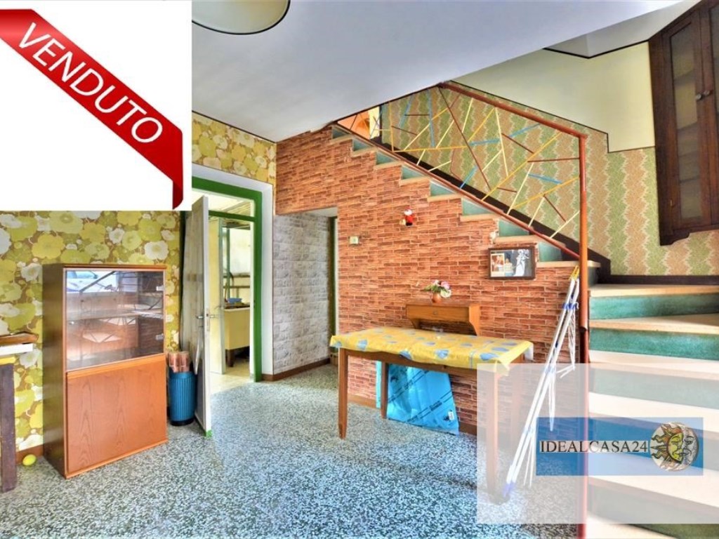 Casa Indipendente in vendita a Montecassiano montecassiano Via Monreale 42