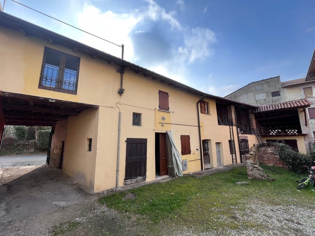 Casale in vendita a San Colombano al Lambro