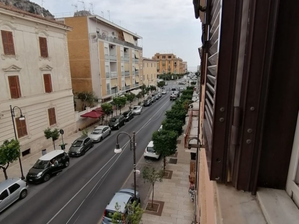Appartamento in vendita a Terracina via roma, snc