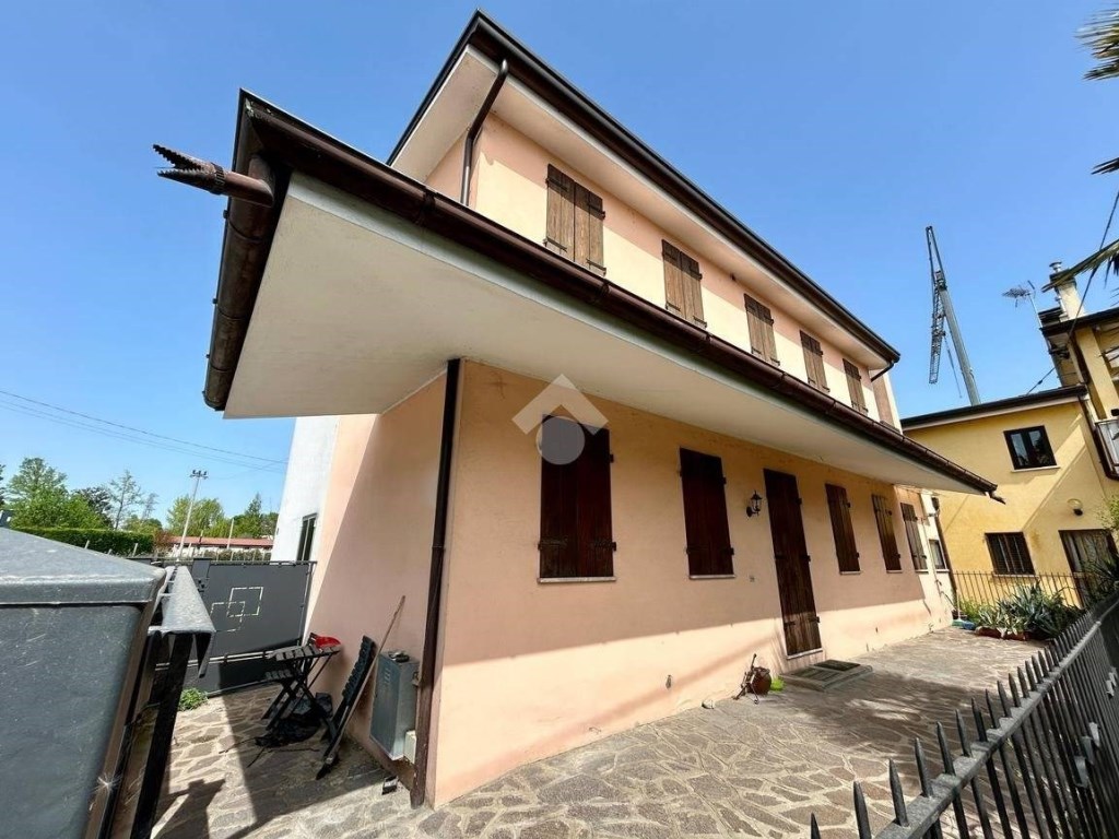 Villa Bifamiliare in vendita a Padova via Canestrini