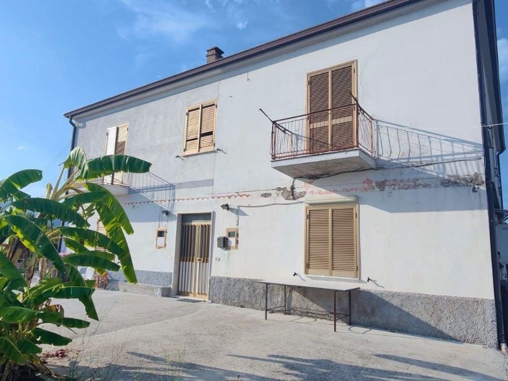 Casa Semindipendente in vendita a Castelnuovo Cilento via palistro
