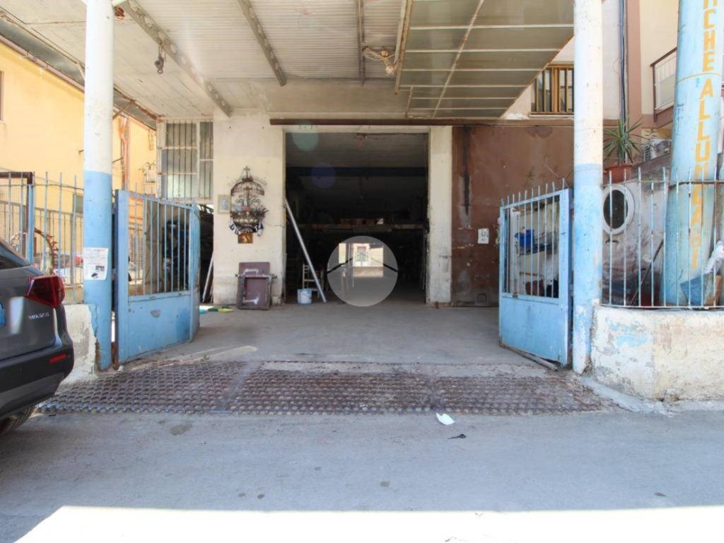 Garage in vendita a Palermo via vincenzo fici, 4