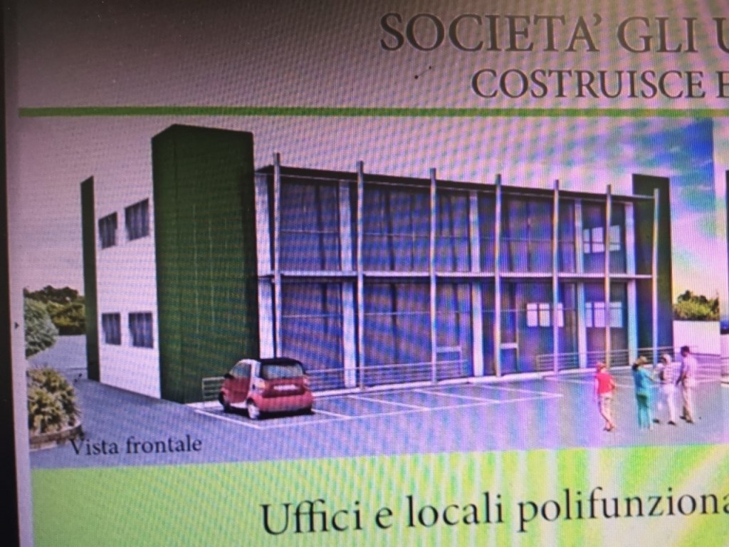 Capannone Commerciale in vendita a Castelnuovo Magra