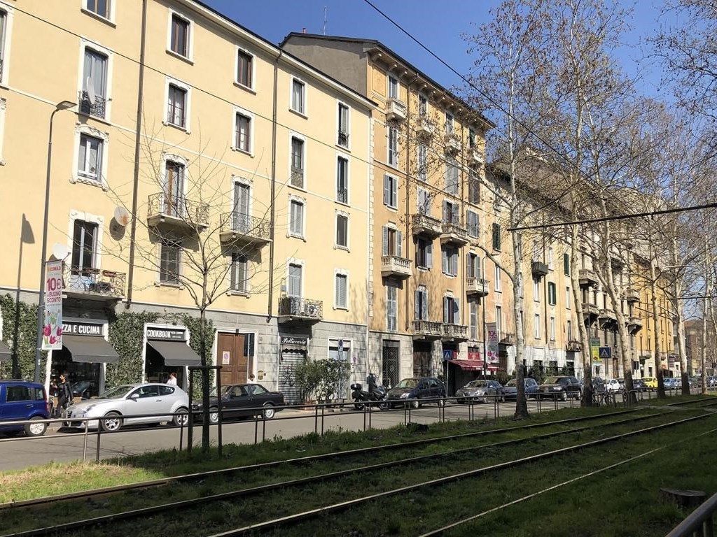 Ufficio in vendita a Milano via Piceno
