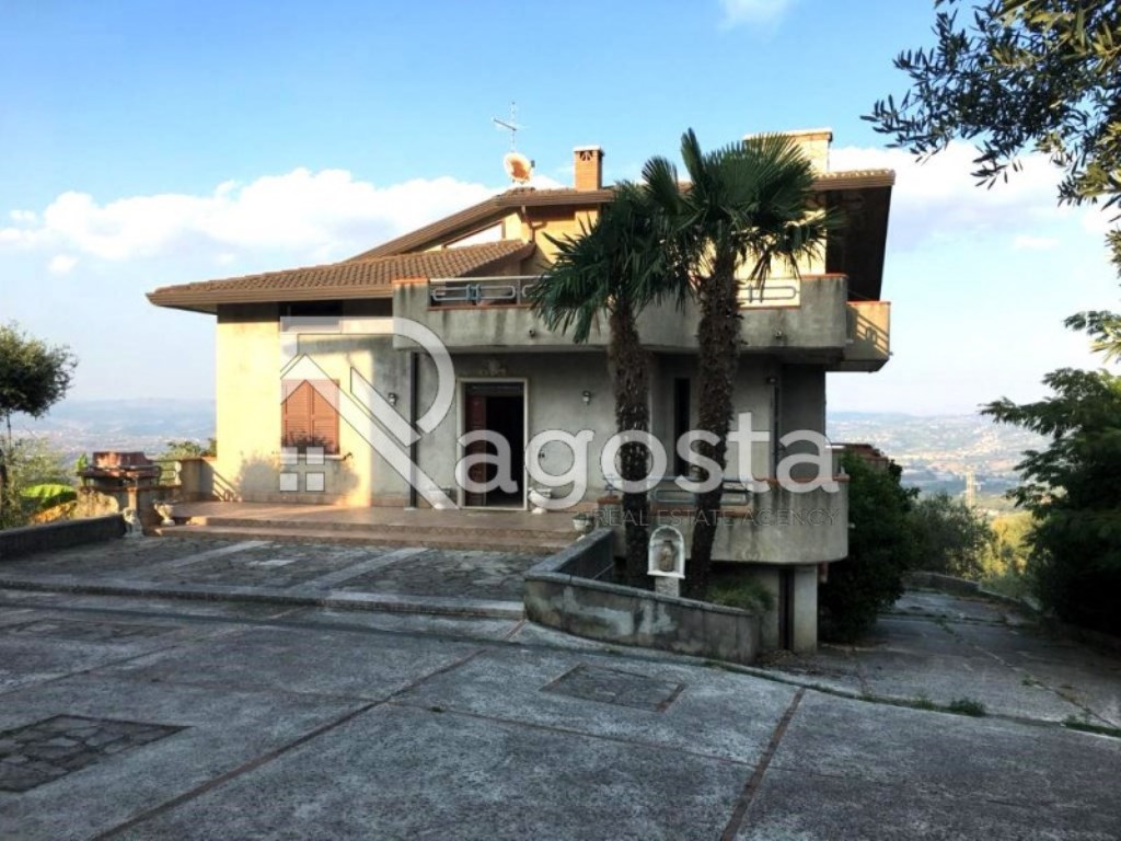 Villa in vendita a Torre le Nocelle via Cefalo Grifi