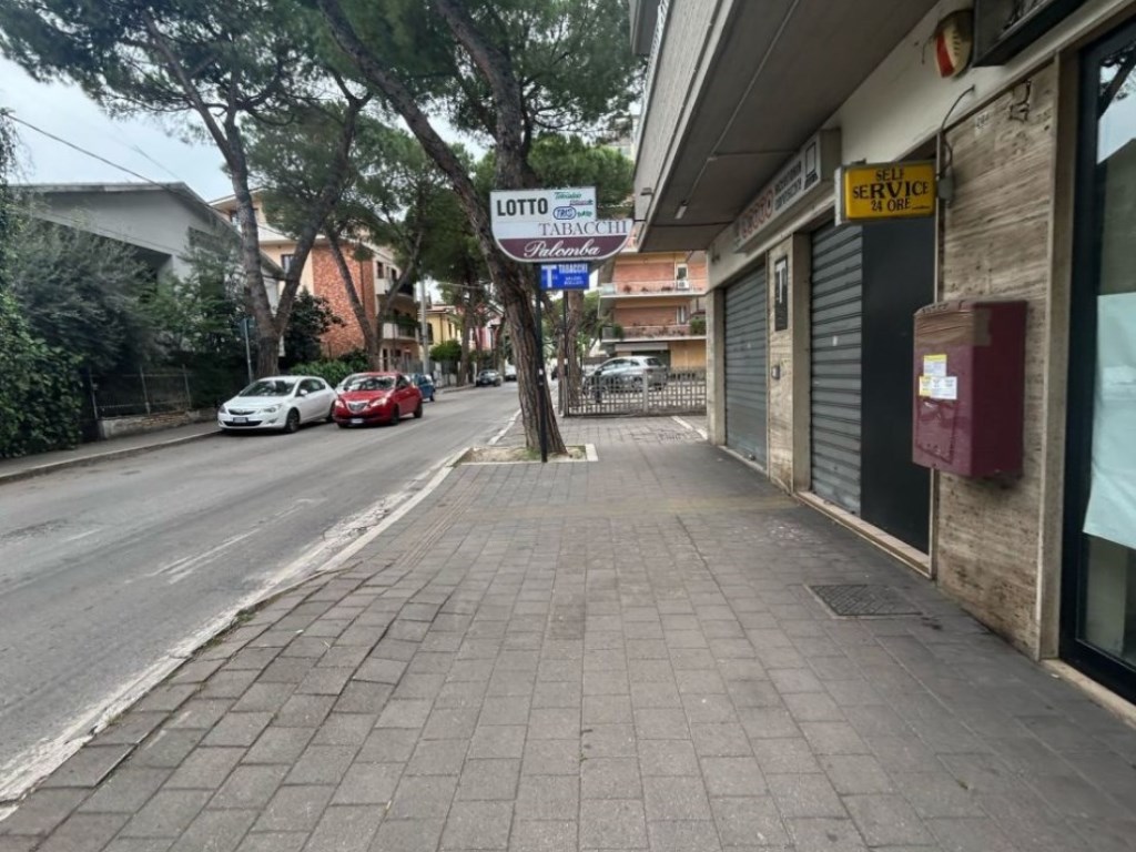 Negozio in vendita a Pescara