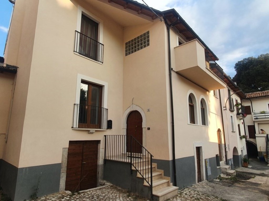 Casa Indipendente in vendita a L'Aquila l'Aquila del Giardino,10