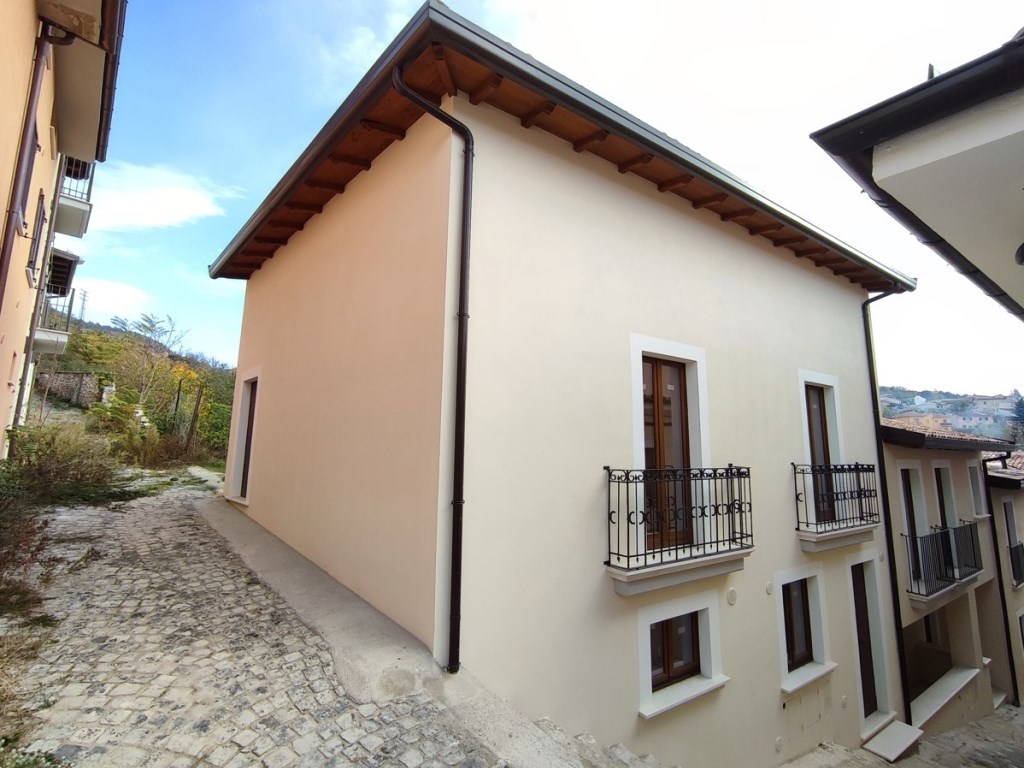 Casa Indipendente in vendita a L'Aquila l'Aquila Tonale,snc