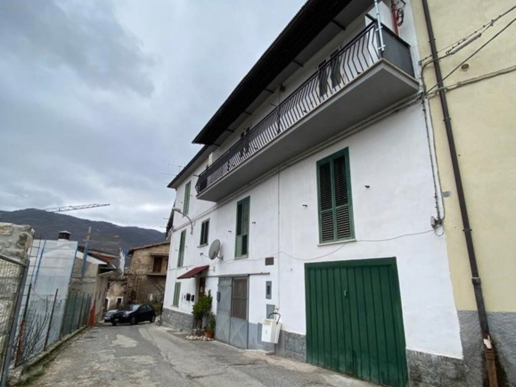 Appartamento in vendita a L'Aquila l'Aquila del Peschio,20
