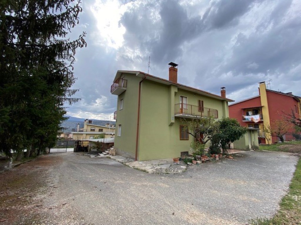 Villa in vendita a L'Aquila l'Aquila Aldo Moro,39