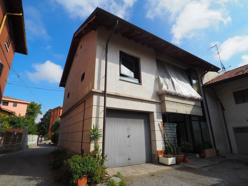 Casa Indipendente in vendita a Cornate d'Adda cornate d'Adda de Amicis,5