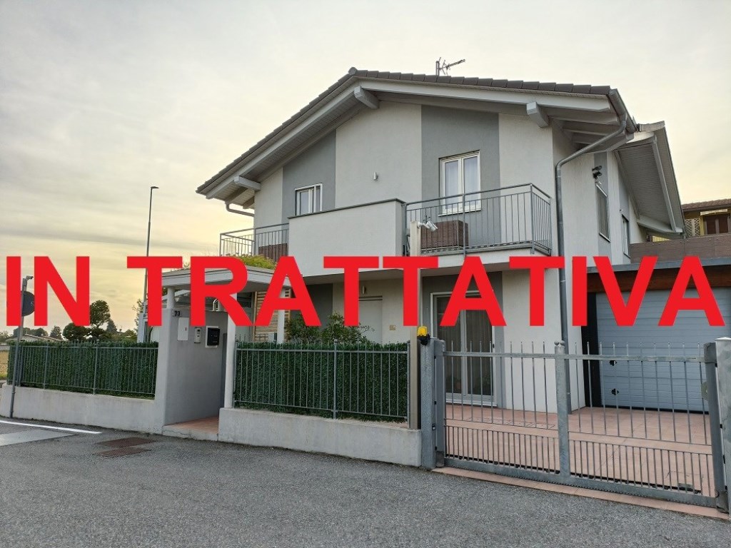 Villa Bifamiliare in vendita a Pozzo d'Adda pozzo d'Adda d'Antona,73
