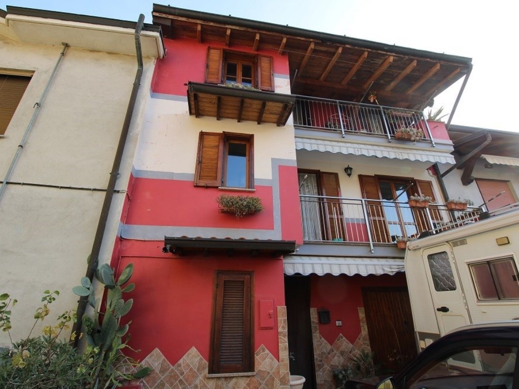 Casa Indipendente in vendita a Cornate d'Adda cornate d'Adda Castello,26